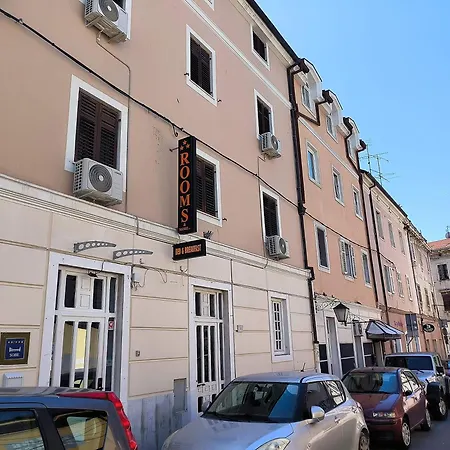 Bed & Breakfast Omir Pula