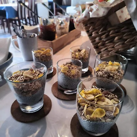 krevet i doručak Omir 3*