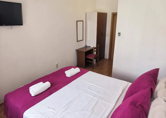 Omir Alojamento de Acomodação e Pequeno-almoço 3*