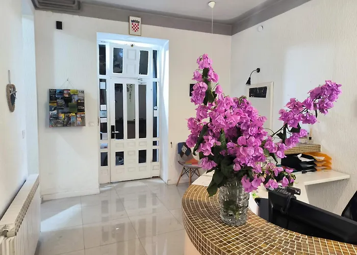 Alojamento de Acomodação e Pequeno-almoço Omir