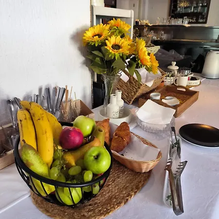 Bed and Breakfast Omir 3*