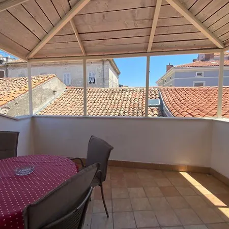 Omir Bed and Breakfast