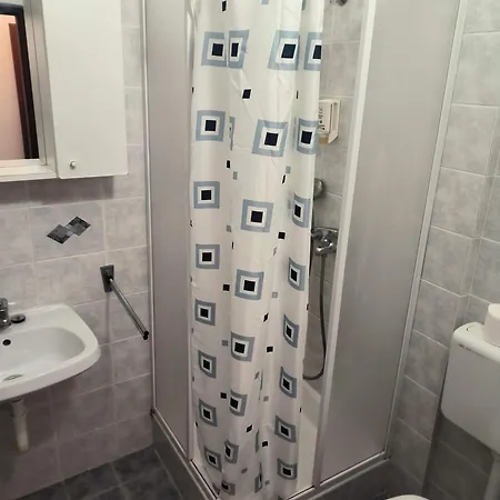 Bed and Breakfast Omir 3*