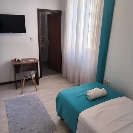 Omir Bed and Breakfast Πούλα