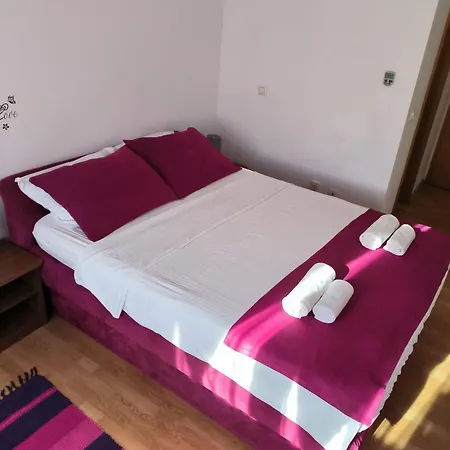 Omir Bed & Breakfast Pola